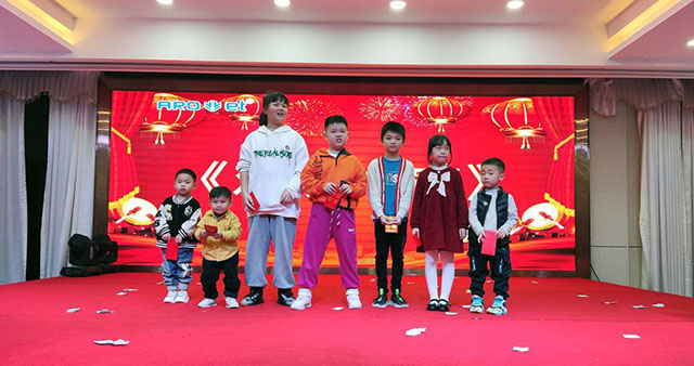 1675739808108290.jpg 幼伴侣合影-官.jpg